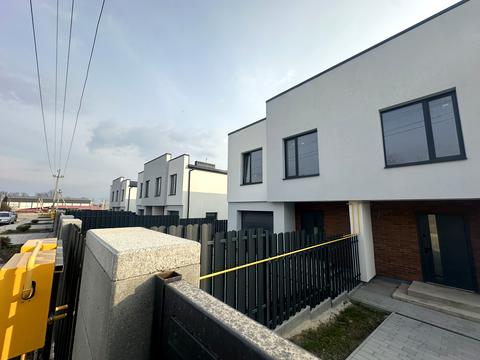 будинок за адресою Сонячна вул., 8