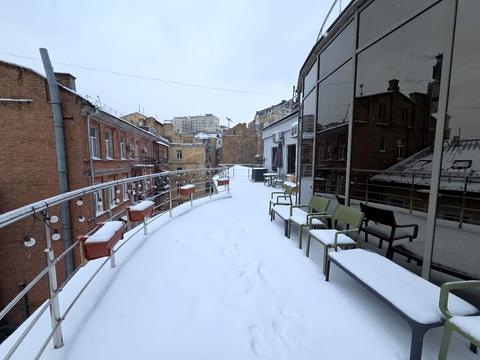 комерційна за адресою Басейна вул., 7