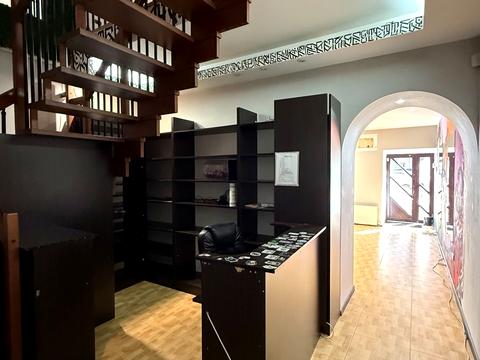 комерційна за адресою Ніни Строкатої вул. (Буніна), 14