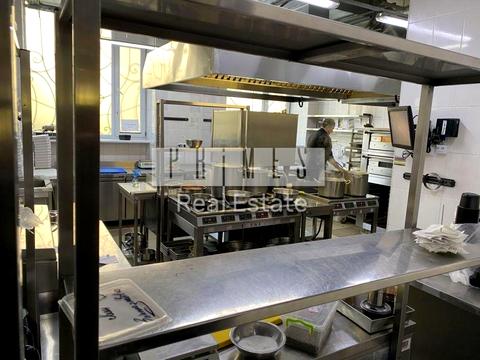 комерційна за адресою Русанівська набережна вул., 4