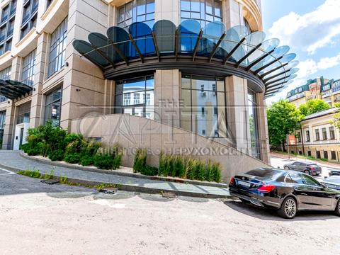 комерційна за адресою Лютеранська вул., 14в