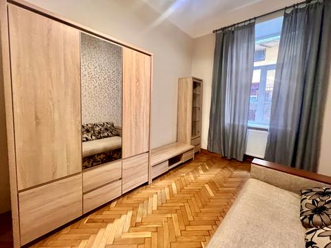 квартира за адресою Миколи Леонтовича вул., 3