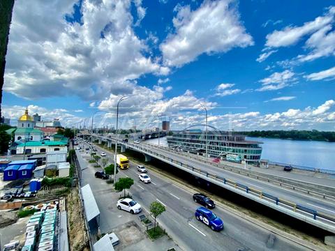 комерційна за адресою Набережно-Хрещатицька вул., 21
