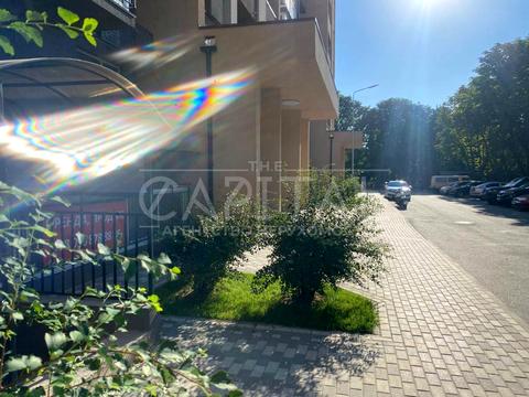 комерційна за адресою Метрологічна вул., 148В