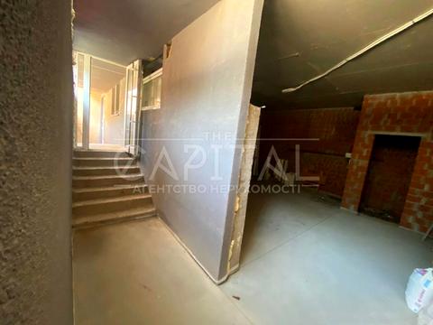 комерційна за адресою Метрологічна вул., 148В