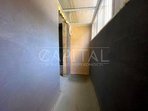 комерційна за адресою Метрологічна вул., 148В