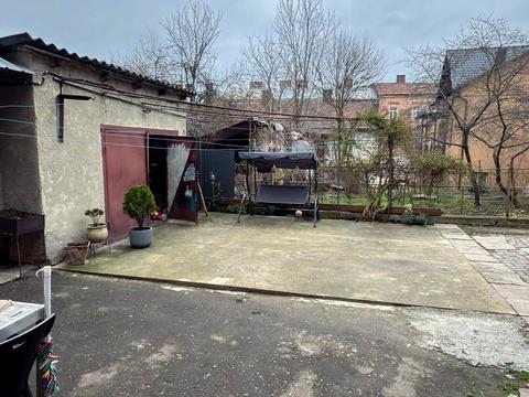 будинок за адресою Олега Ольжича вул., 11