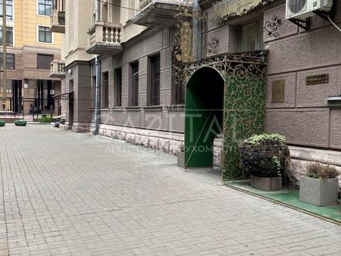 коммерческая по адресу Михаила Грушевского ул., 9