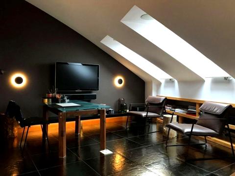 комерційна за адресою Євгена Коновальця вул. (Щорса), 32-Б