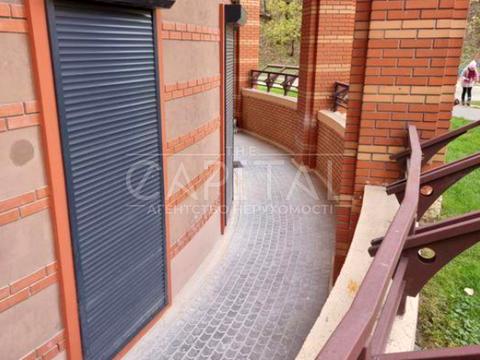 комерційна за адресою Лесі Українки бульв., 30-Б