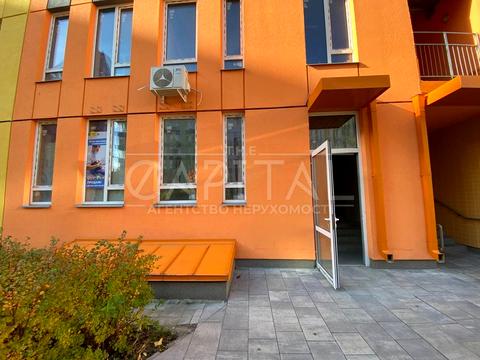 комерційна за адресою Березнева вул., 16