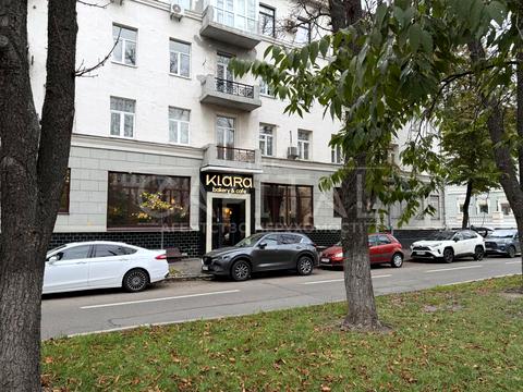 комерційна за адресою Липська вул., 12/5