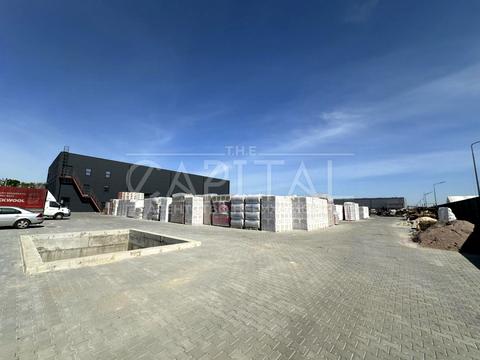 коммерческая по адресу В'ячеслава Чорновола, 1