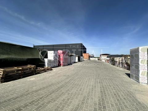 коммерческая по адресу В'ячеслава Чорновола, 1