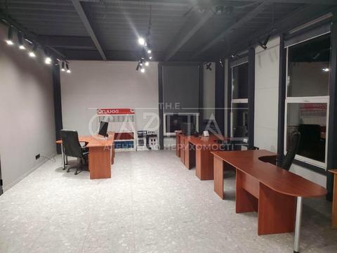 коммерческая по адресу В'ячеслава Чорновола, 1