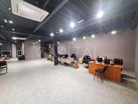 коммерческая по адресу В'ячеслава Чорновола, 1