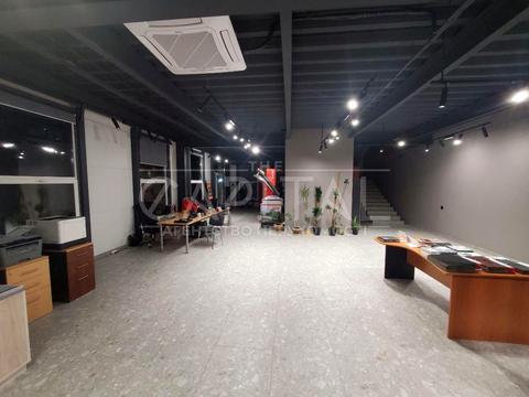 коммерческая по адресу В'ячеслава Чорновола, 1