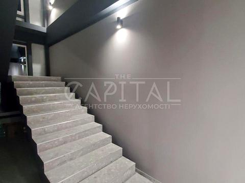 коммерческая по адресу В'ячеслава Чорновола, 1