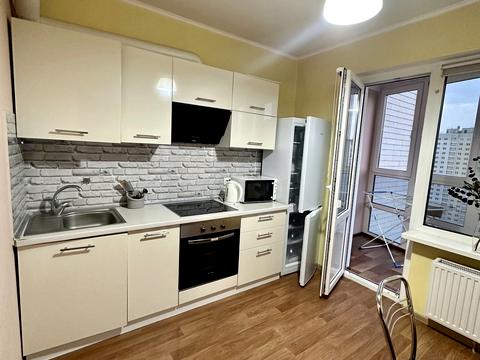 квартира за адресою Софії Русової вул., 5-Б