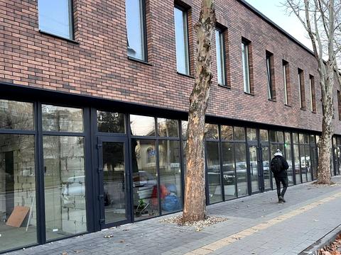комерційна за адресою Вовчинецька вул., 222