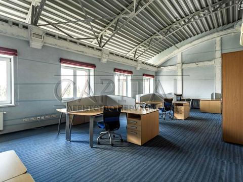комерційна за адресою Дегтярна вул., 8