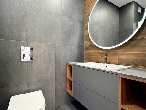 квартира за адресою Салютна вул., 2к18