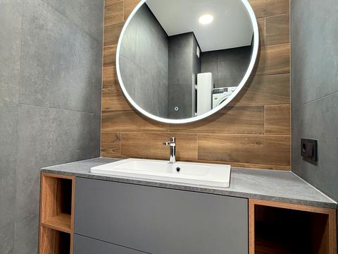 квартира за адресою Салютна вул., 2к18