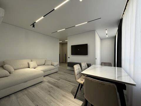 квартира за адресою Салютна вул., 2к18