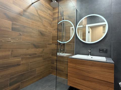 квартира за адресою Салютна вул., 2к18