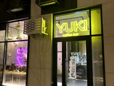 комерційна за адресою Салютна вул., (Будинок 02301-02303)