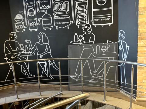 комерційна за адресою Практична вул., 8