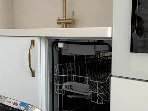 квартира по адресу Раисы Окипной ул., 18