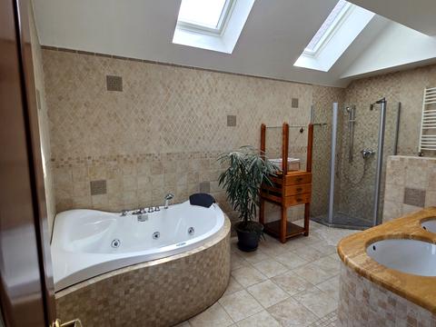 будинок за адресою Локомотивна вул., 28а