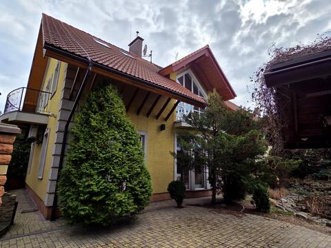 будинок за адресою Локомотивна вул., 28а