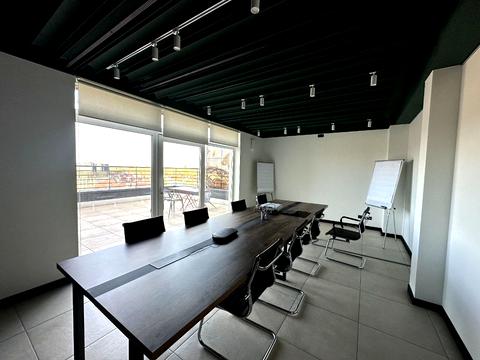 комерційна за адресою Академіка Андрія Сахарова вул., 80а