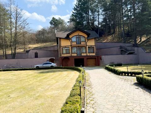 будинок за адресою Набережна