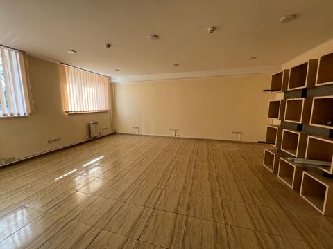 комерційна за адресою Київ, Ґарета Джонса вул. (Сім'ї Хохлових), 15
