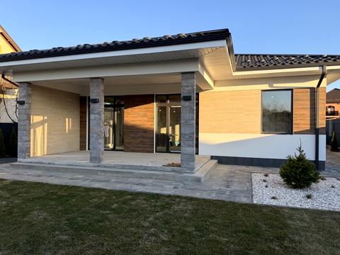 будинок за адресою Броварська