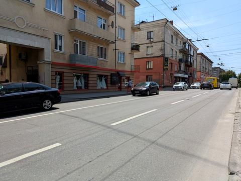 комерційна за адресою Замкова вул., 7