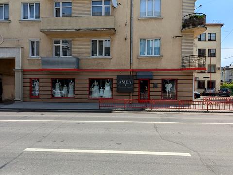 комерційна за адресою Замкова вул., 7