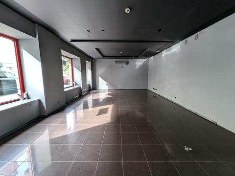 комерційна за адресою Замкова вул., 7