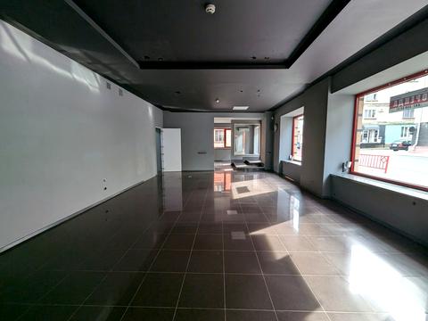 комерційна за адресою Замкова вул., 7