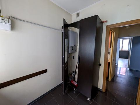 комерційна за адресою Замкова вул., 7