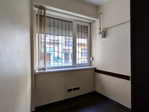 комерційна за адресою Замкова вул., 7