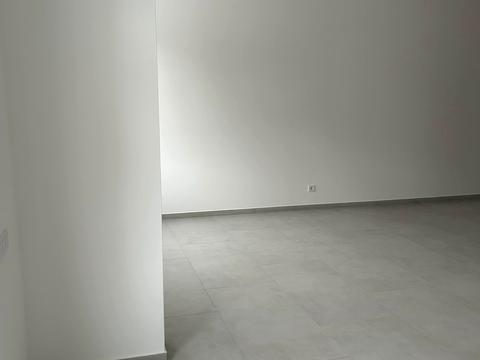 комерційна за адресою Угорська вул., 14к