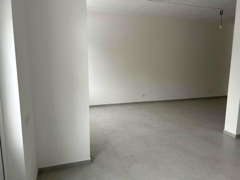 комерційна за адресою Угорська вул., 14к