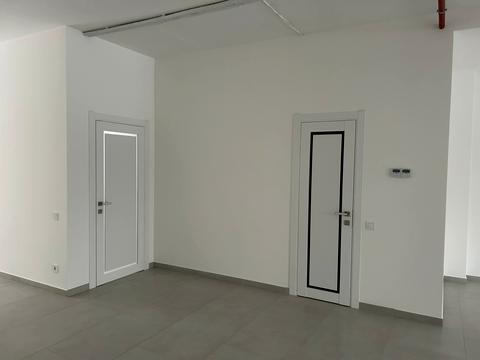 комерційна за адресою Угорська вул., 14к