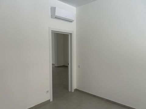 комерційна за адресою Угорська вул., 14к