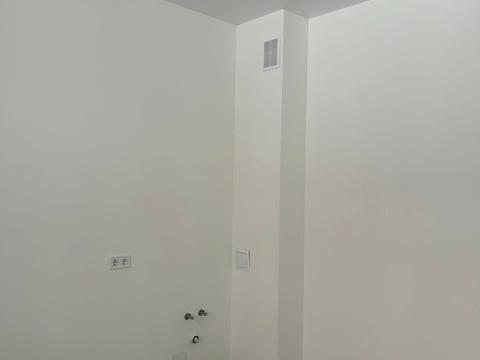 комерційна за адресою Угорська вул., 14к