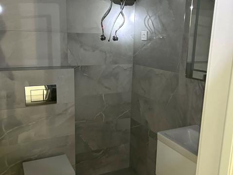 комерційна за адресою Угорська вул., 14к